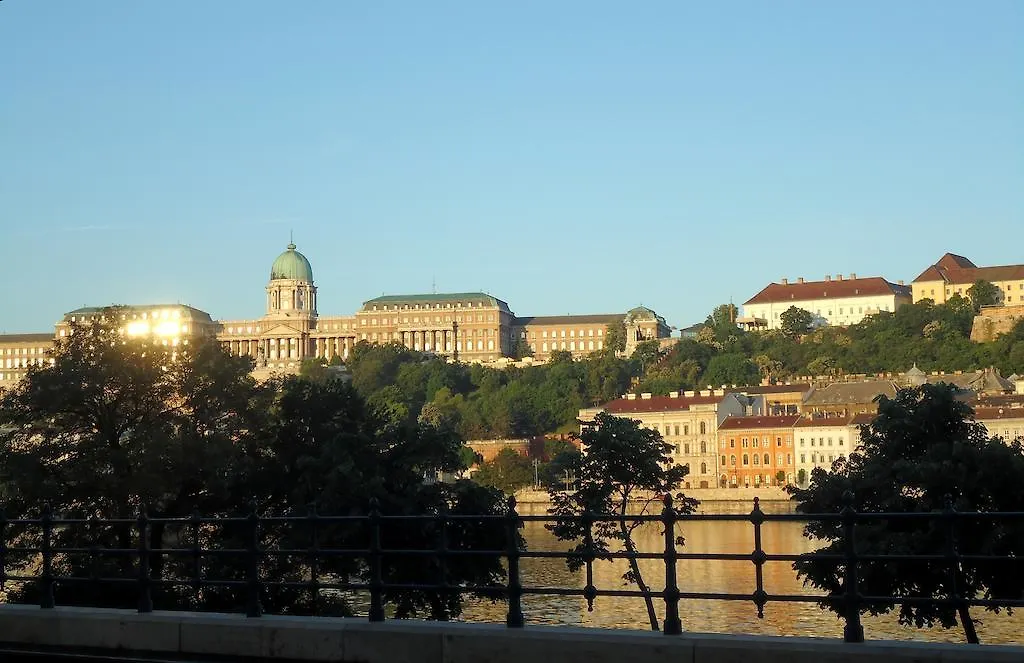 Blue River Apartment Budapest Hungary